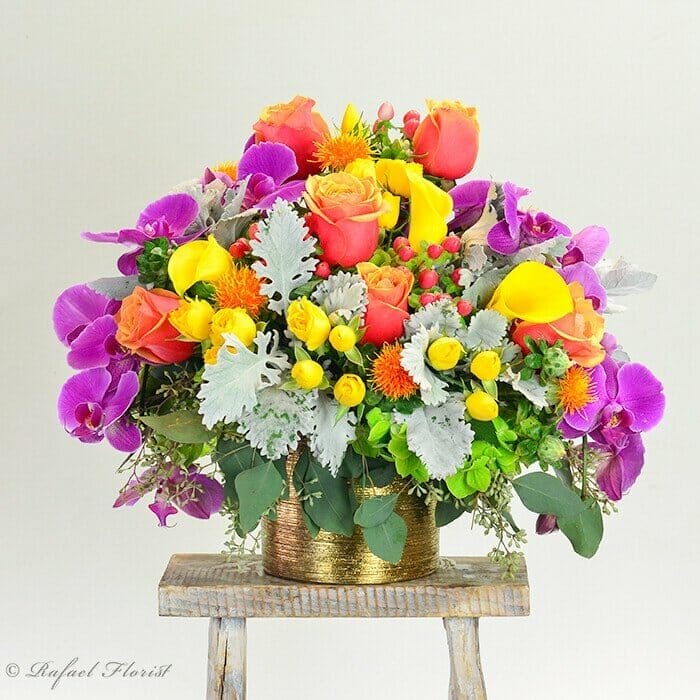 Unique Flower Arrangement Ideas Anyone Can Do - Run To Radiance